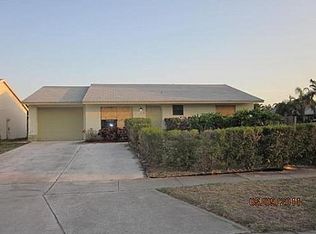 6000 Dewitt Pl, Lake Worth, FL 33463
