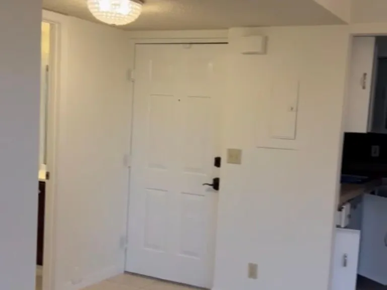 1562 SE Royal Green Cir #T-204 — Photo 4