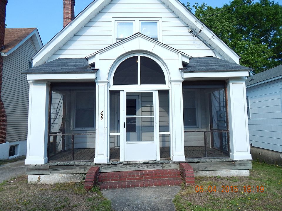 1st image of 205 N 15th Ave