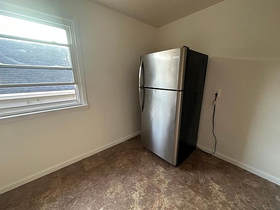 3rd image of 203 W Woodside Ave Unit 2