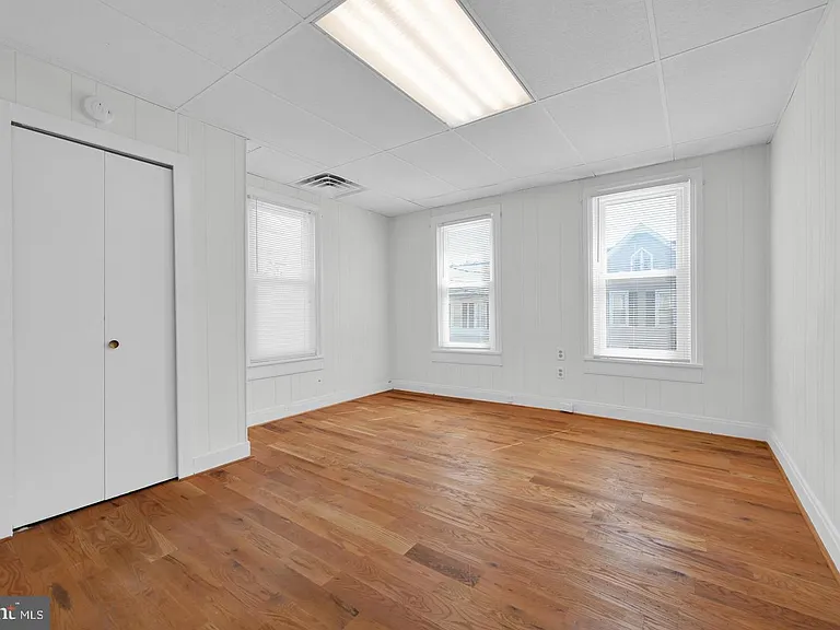 129 N Railroad St — Photo 7