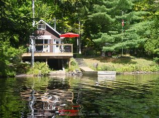 28 Pinewood Rd, McDougall, ON P2A2W7