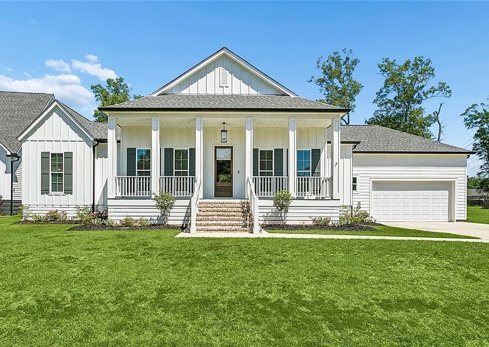 1st image of 316 Oak Hollow Dr