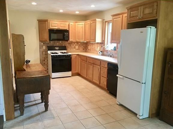 3rd image of 25 Talcott St