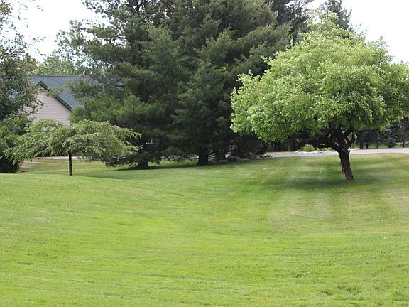 3rd image of 2328 Birchcrest Dr