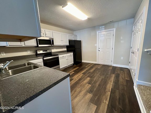 4th image of 803 Springwood Drive