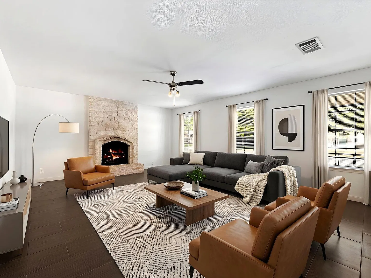 4 bed, 2.5 bath, 2112 sqft, $2,800 — Photo 3