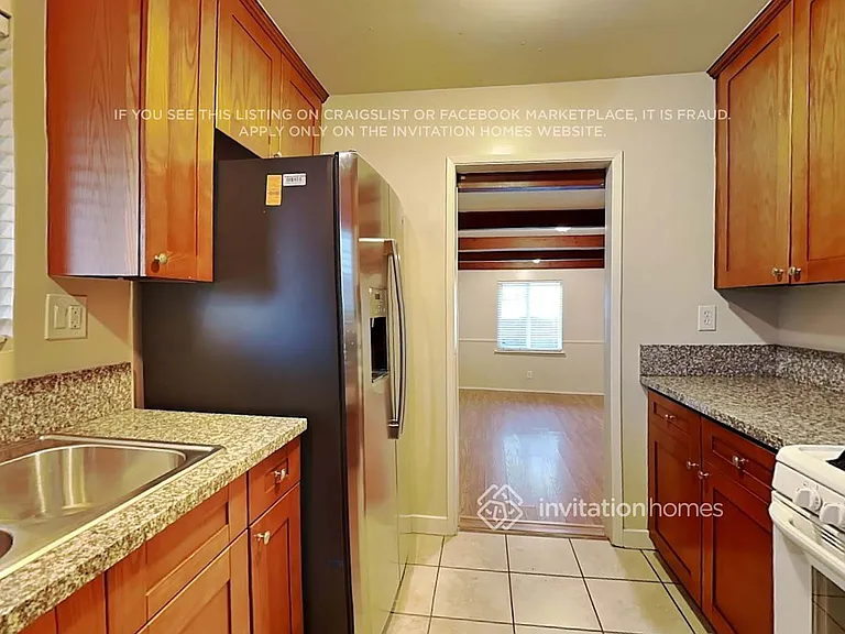 8451 Murietta Ave — Photo 10