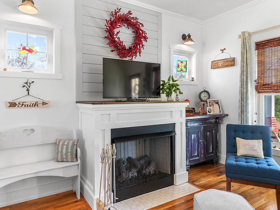 16th image of this home