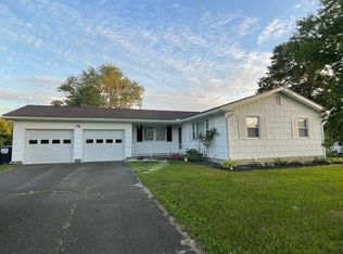 121 Depot Rd, Hatfield, MA 01038