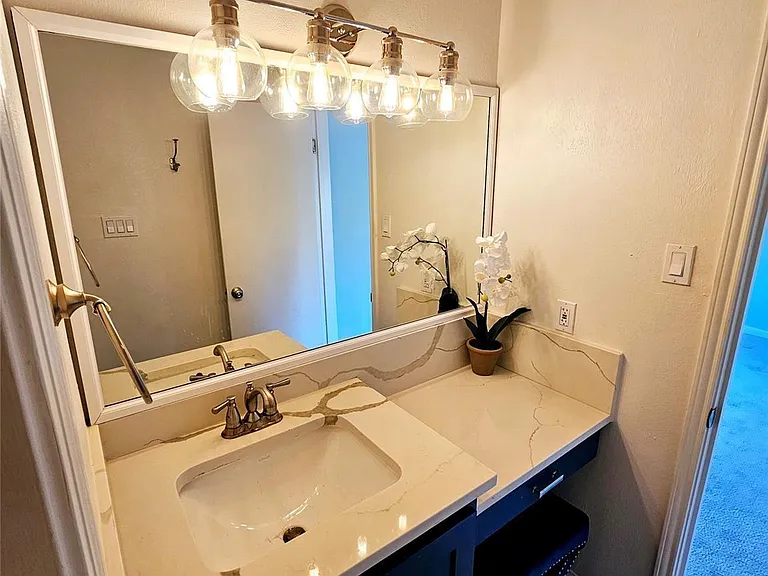 9738 Braesmont Dr — Photo 19
