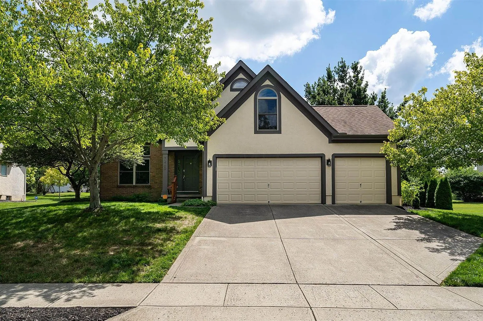 7260 Old Creek Ln photo 1