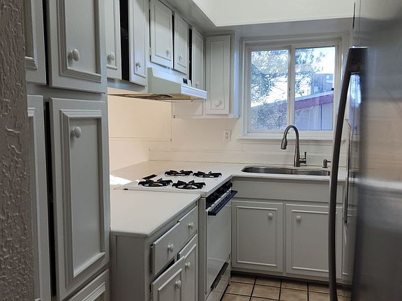 4th image of 10430 Tomwood Ave