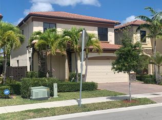 8660 NW 101st Pl, Doral, FL 33178