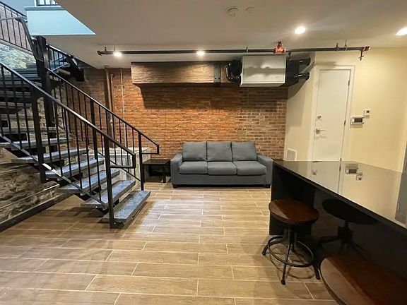 3rd image of 1026 Commonwealth Ave #128