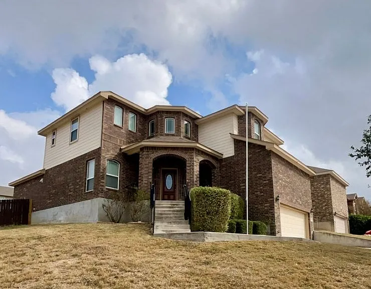 13724 Altamirano — Photo 1