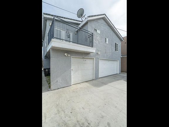 Balcony above garage