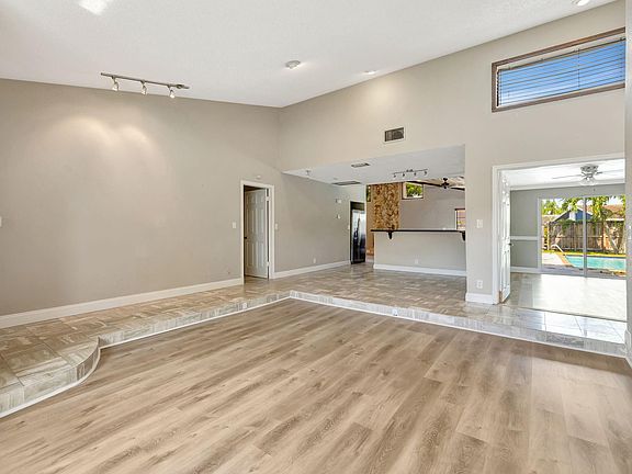 4th image of 8208 Cassia Terrace