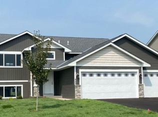 422 Bluebird Dr NW, Isanti, MN 55040