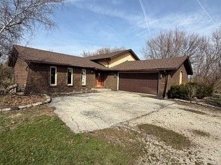 1st image of 1609 Illini Dr