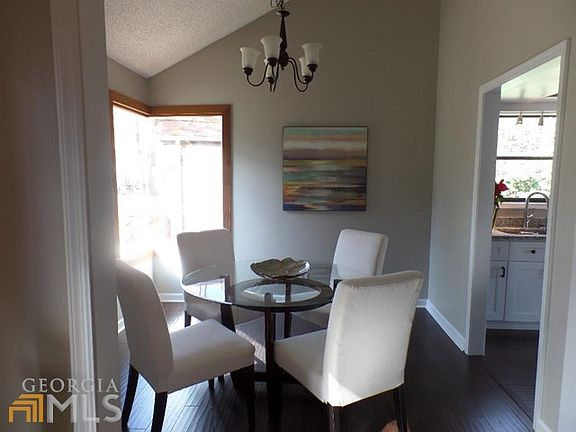 4th image of 2044 Hastings St