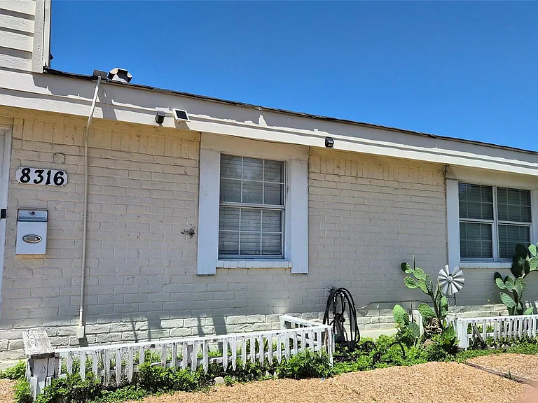 8316 Beechnut St — Photo 2