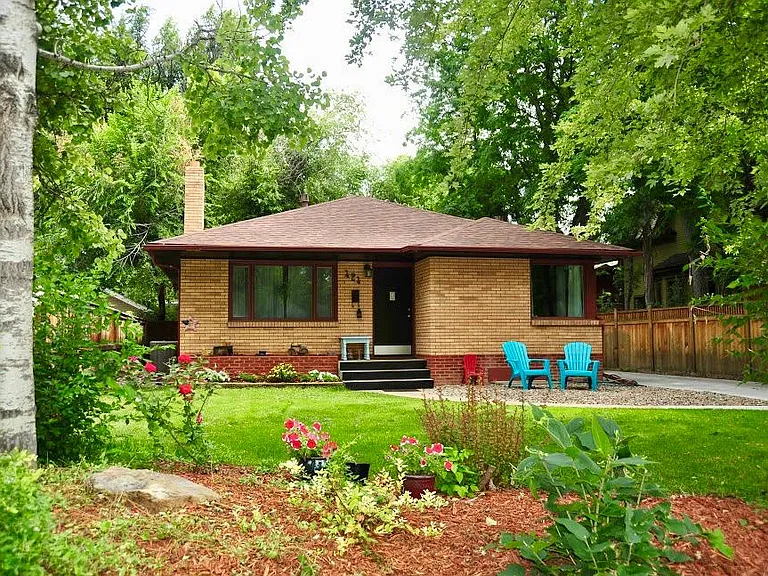 424 S Loomis Ave — Photo 1