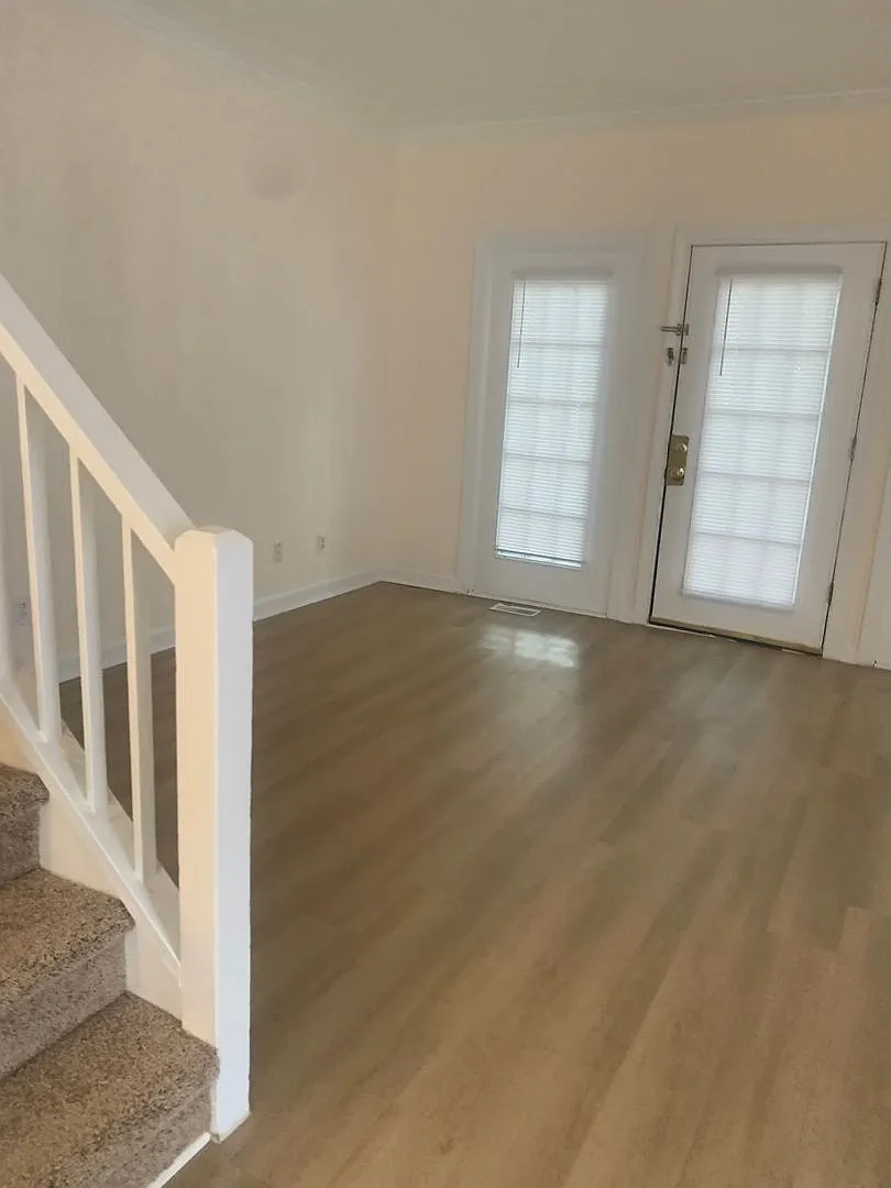 6133 Highcastle Court ~ Londonderry Townhome ~ Pets Negotiable ~ 3 brm~ 2 1/2 bath end unit — Photo 4