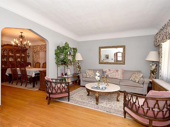 4th image of 1643 S Scoville Ave