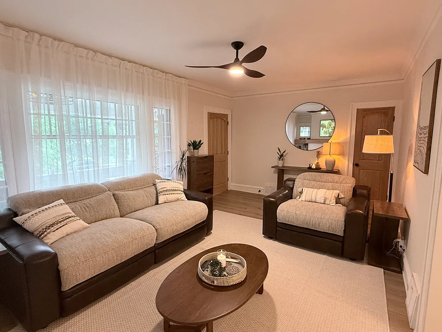 2 bed, 990 sqft, $2,650 — Photo 2