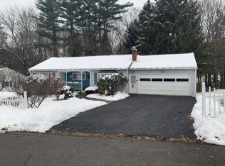 223 Glenbrook Dr, Endicott, NY 13760