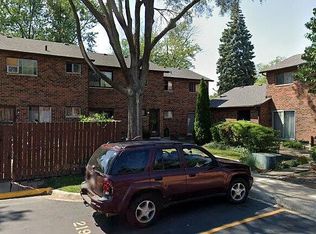 1S215 Holyoke Ln, Villa Park, IL 60181