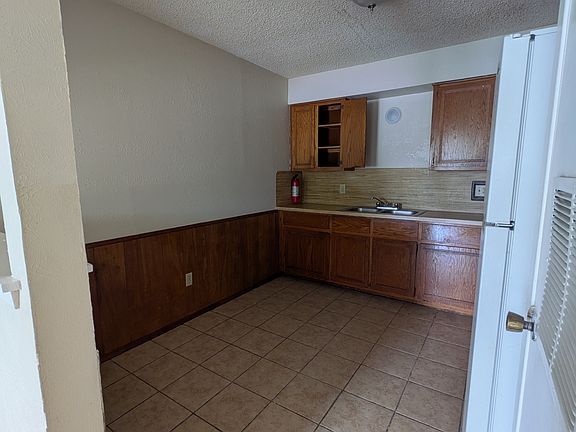 5th image of 505 N Main St