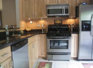 303 Rangers Way SE, Leesburg, VA 20175