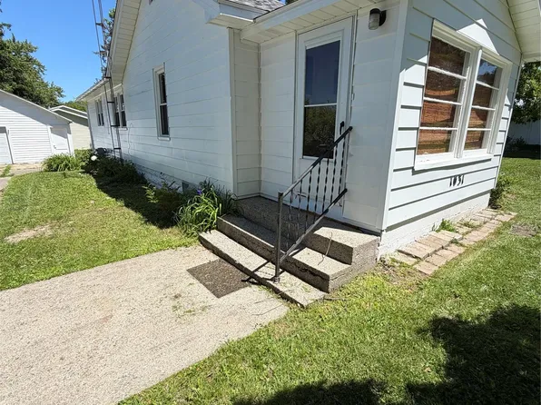 1031 E Pine Ave, Mount Morris, MI 48458