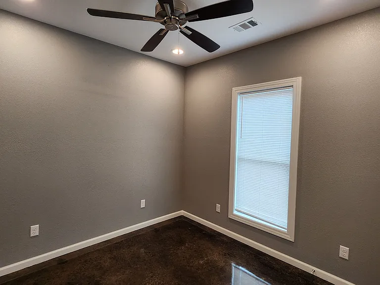 2204 Everett Dr — Photo 17