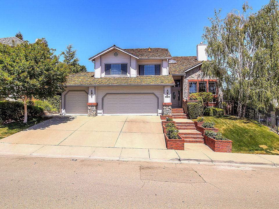 3035 Crestablanca Dr Pleasanton
