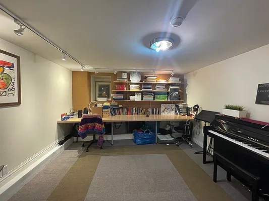 Rented by Compass | media 12