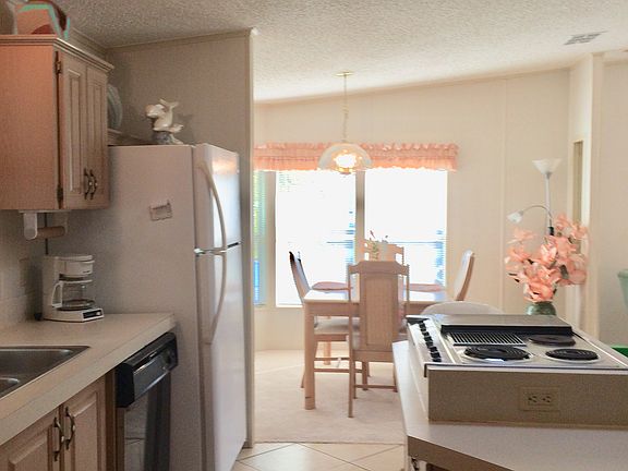 3rd image of 5382 Salisbury Ln