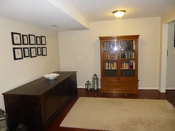 3rd image of 2539 Banshire Dr