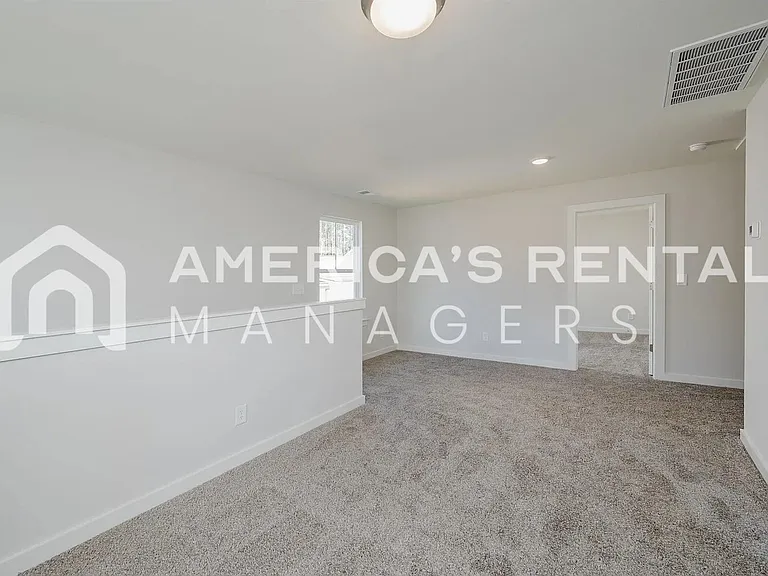 1009 Grand River Blvd W — Photo 24