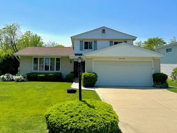 802 N Burning Bush Ln, Mount Prospect, IL 60056