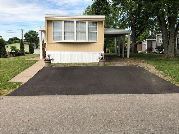 2nd image of 8 Dogwood Dr