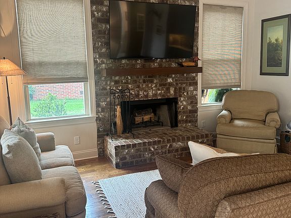 2nd image of 3674 Charleswood Ave