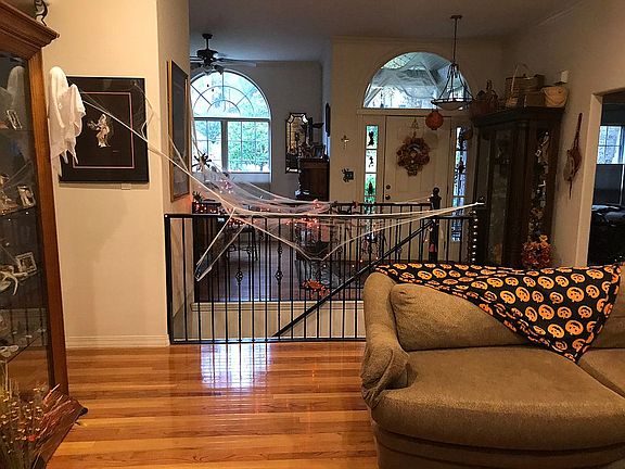 Upper living area & Entrance