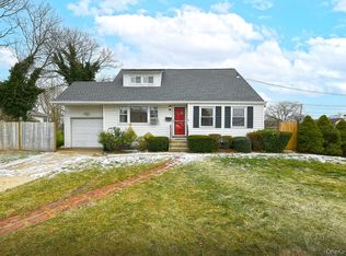 4 Deepdale Drive, Brentwood, NY 11717