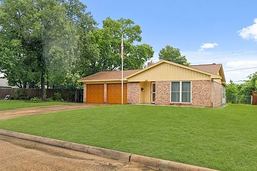 746 Fawn Dr Photo 1