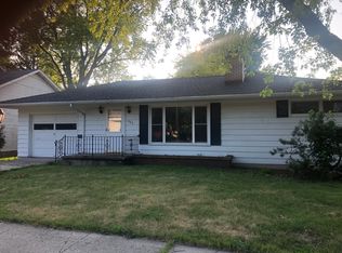 923 S 1st St, Dekalb, IL 60115