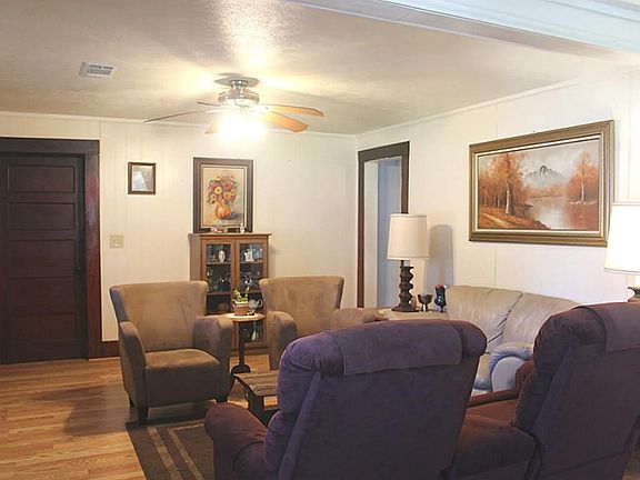 13x23 living room