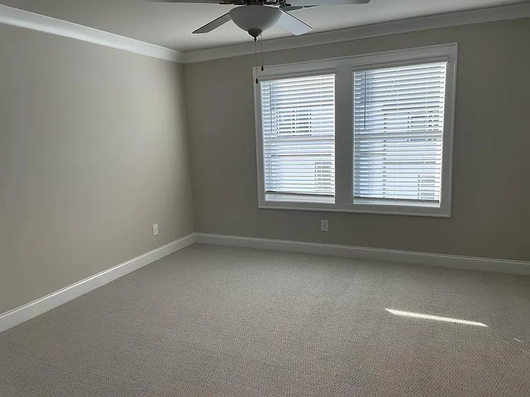 1112 Knoxboro Ln — Photo 3
